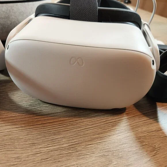 Meta Quest 2 VR Headset – Elite Strap w/ Battery + Carrying Case – Barely Used - Picture 5 of 10